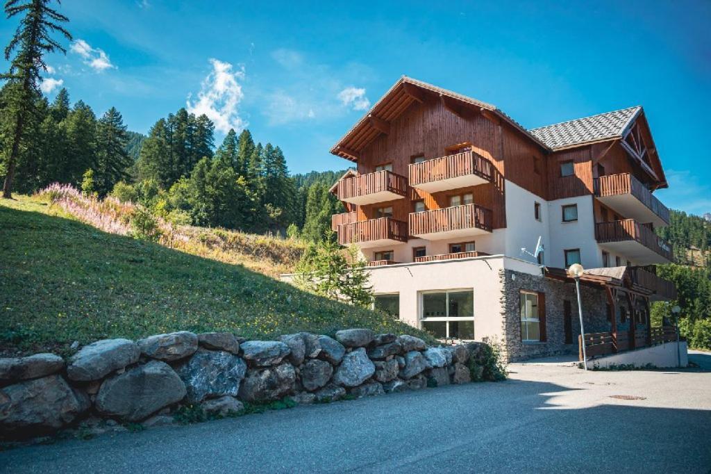 Aparthotel Les Gentianes By Actisource Puy-Saint-Vincent Zewnętrze zdjęcie